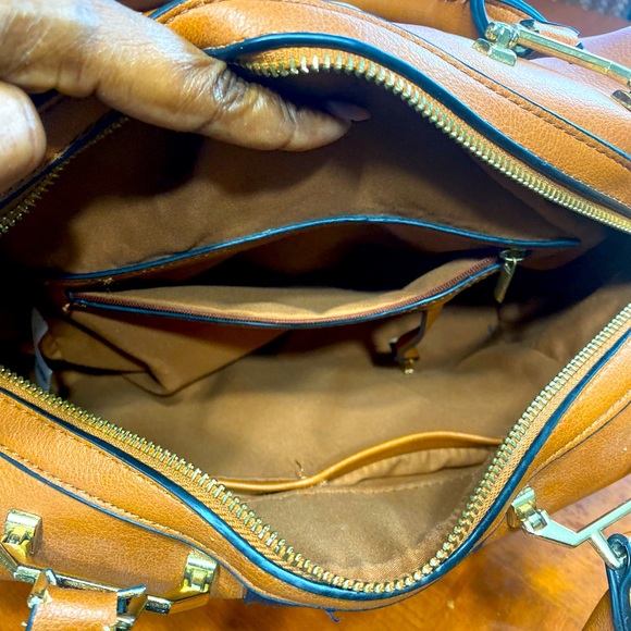 No name tan cute duffle style purse. With black and red stripe. - Picture 4 of 4